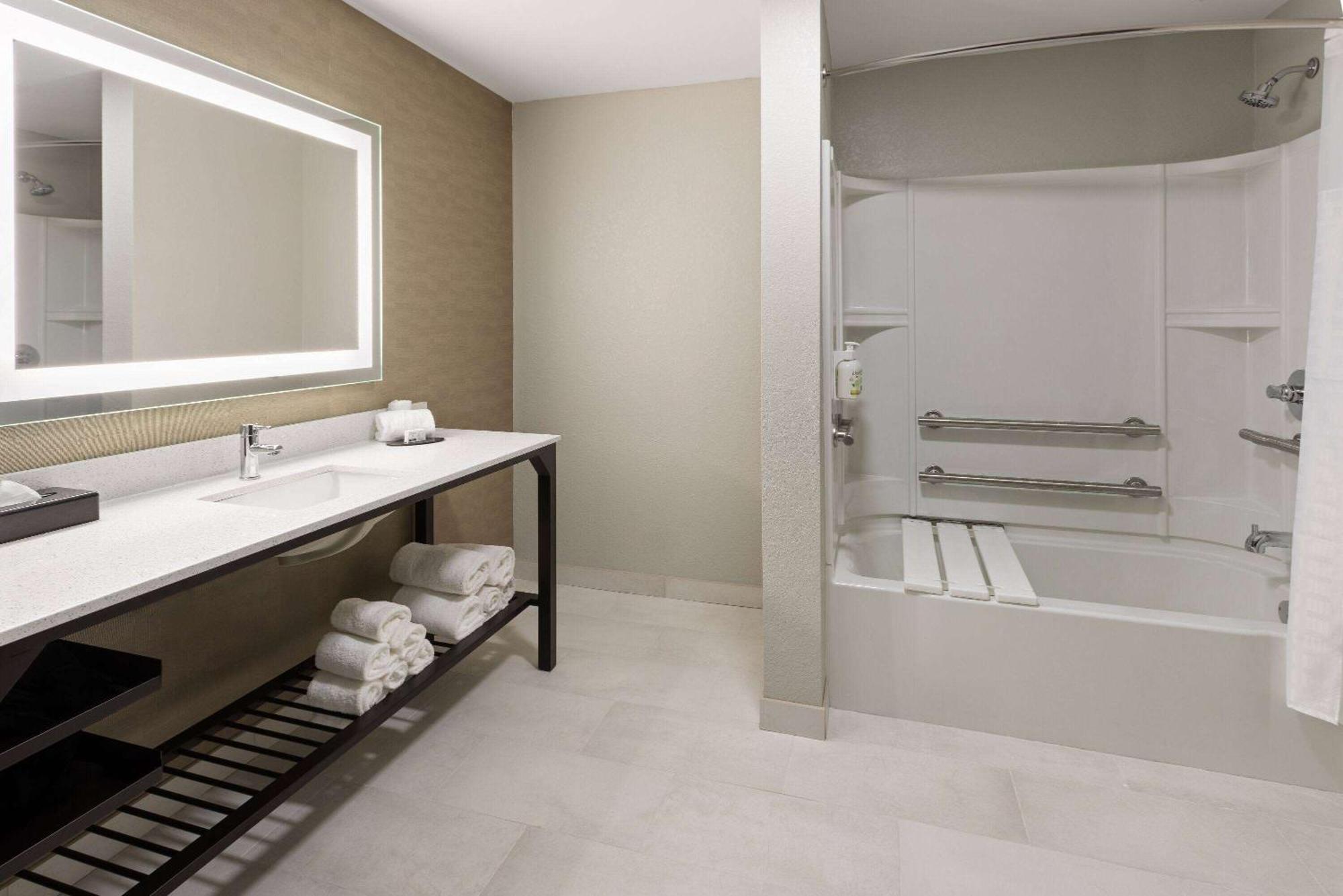 La Quinta Inn & Suites By Wyndham Memphis I-240 Zewnętrze zdjęcie